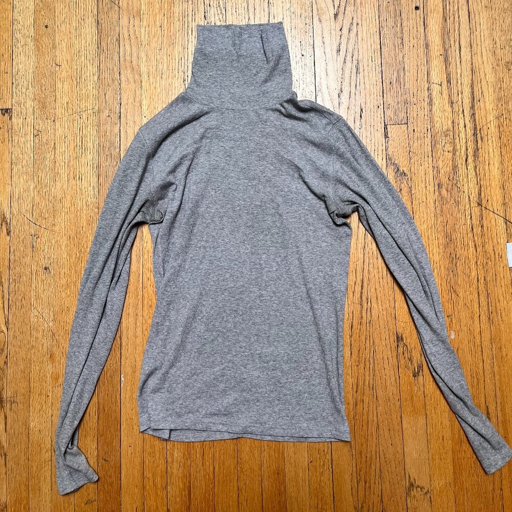 Everlane ribbed cotton turtleneck